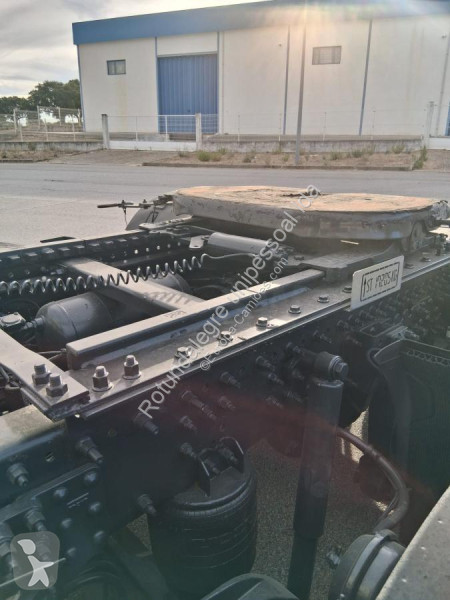Tractor Volvo 3 EIXOS/ 1ELEVAR E DIRECIONAL +...