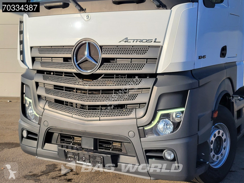 Nyergesvontató Mercedes 1845 4X2 StreamSpace...