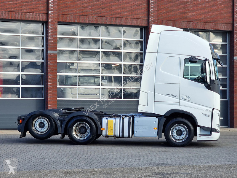 Cap tractor Volvo 13500 Globetrotter XL 6x2 -...