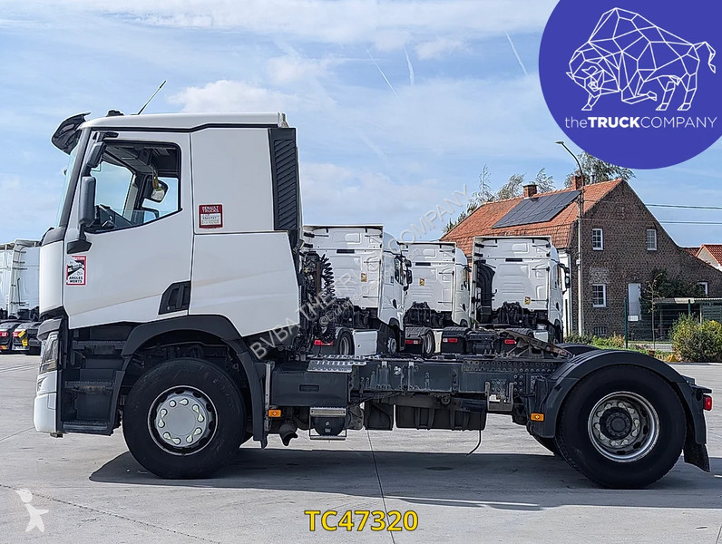 Cap tractor Renault T 440