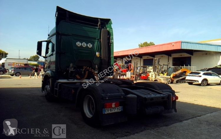 Cap tractor Mercedes