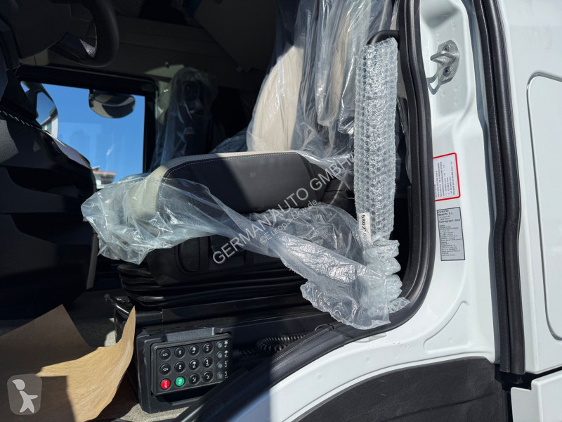Traktor Iveco AS440S58 T/FP mit ADR Intarder