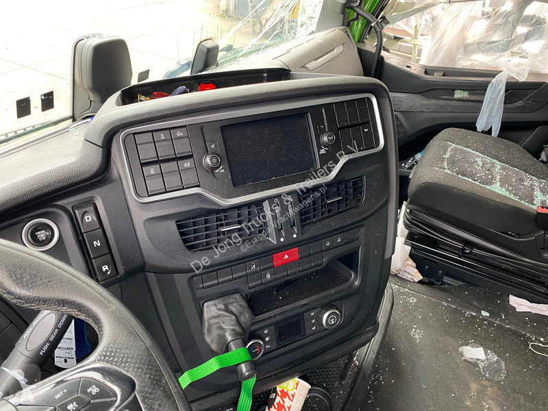 Cabeza tractora Iveco 480 / Damaged / Retarder...