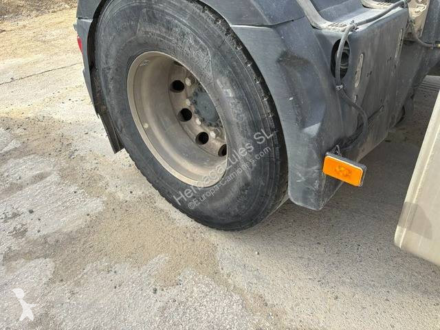 Cabeza tractora Renault 460
