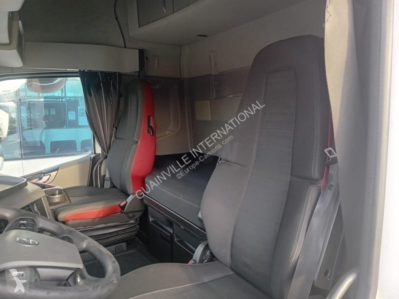 جرار Volvo 500