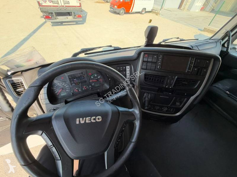 Traktor Iveco 460