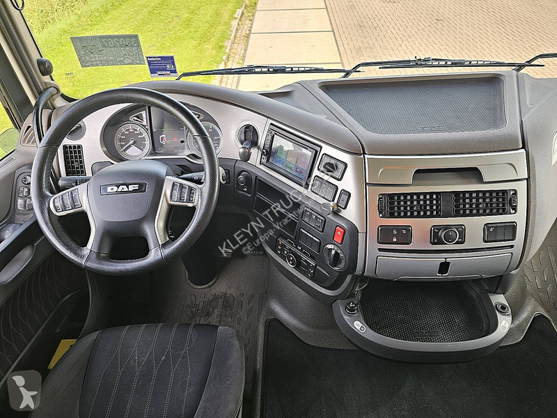 جرار DAF 530