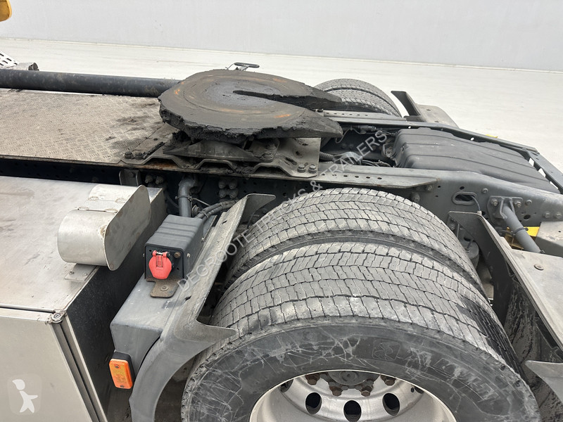 جرار Iveco 460