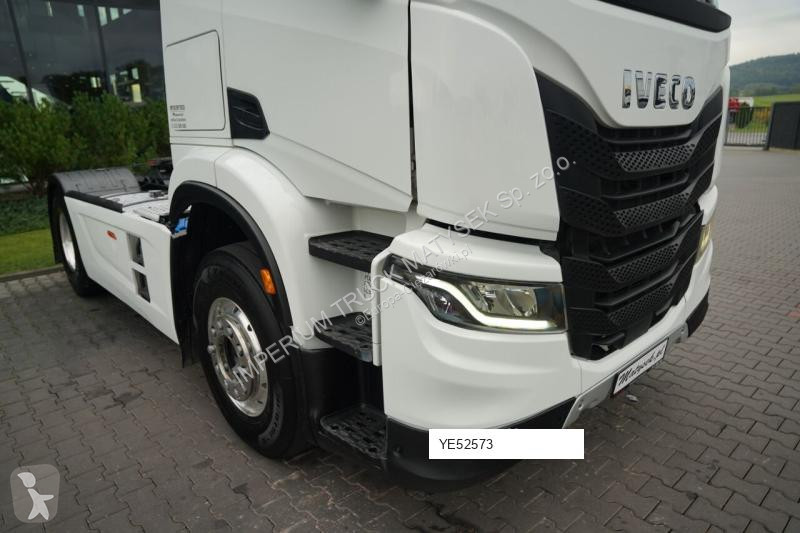 جرار Iveco 420