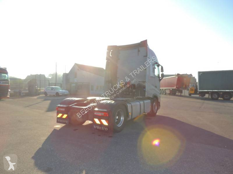 Cap tractor Volvo 460 Globetrotter