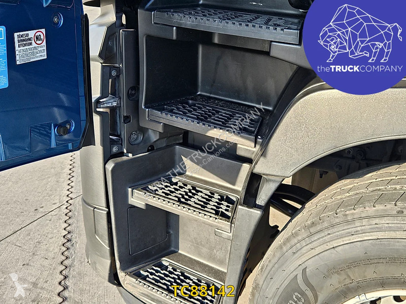 Renault T 520 tractor unit