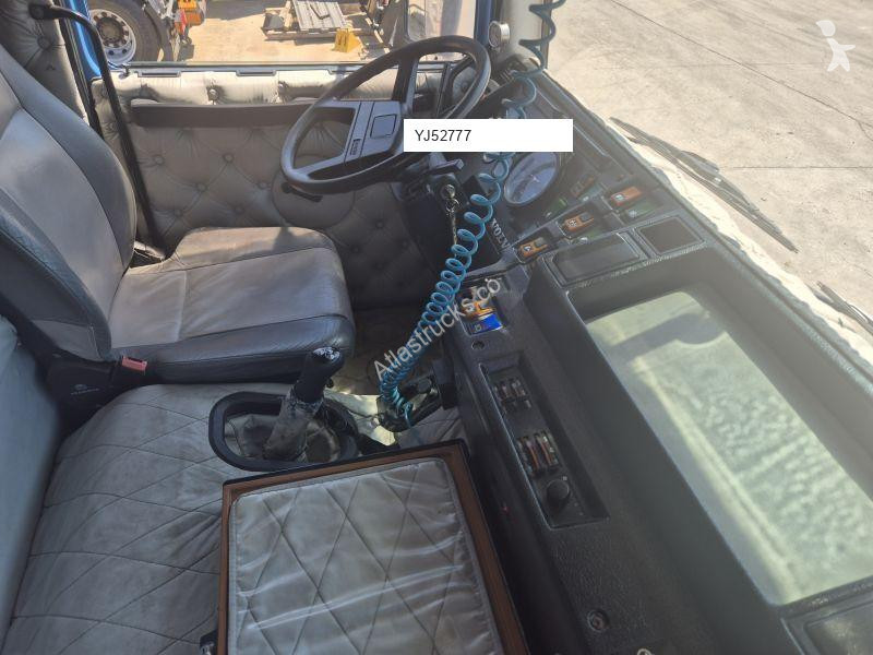 Traktor Volvo F12
