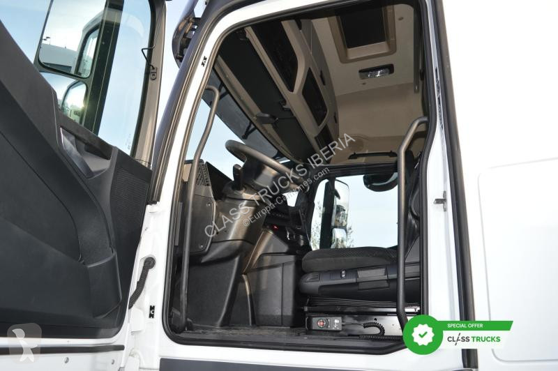 Mercedes 5 1845 BigSpace tractor unit