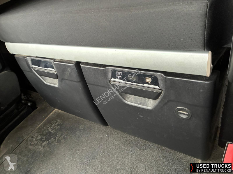 Iveco  tractor unit