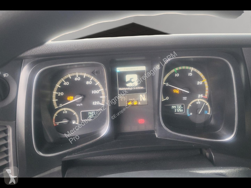 Mercedes II 1842 StreamSpace 2.3m 6 tractor unit