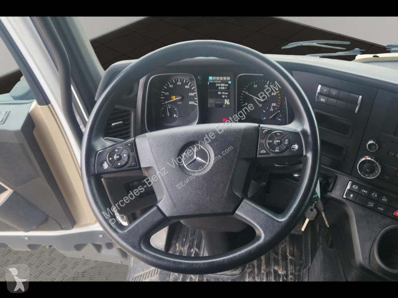 Mercedes II 1842 StreamSpace 2.3m 6 tractor unit