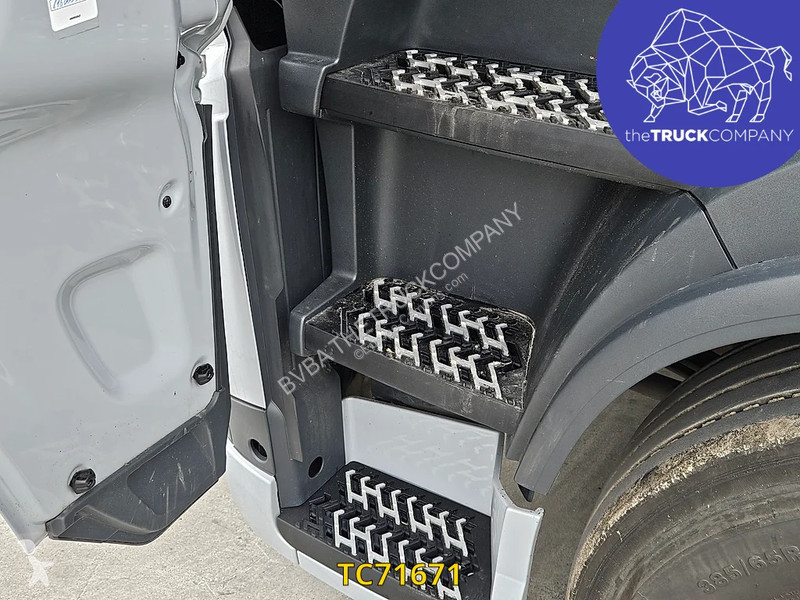 Volvo FH 460 tractor unit