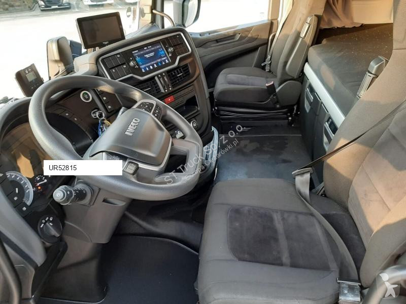 Iveco 460 LNG tractor unit