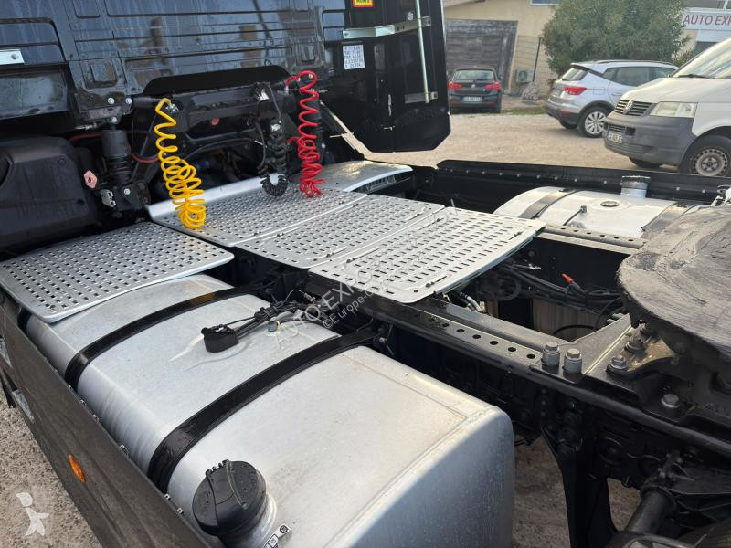 DAF 530 tractor unit
