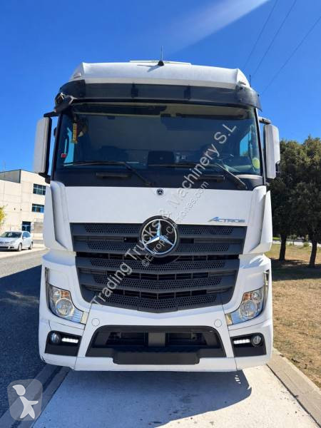 Mercedes 1851 tractor unit
