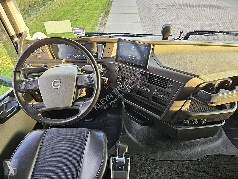 Volvo 500 XL tractor unit