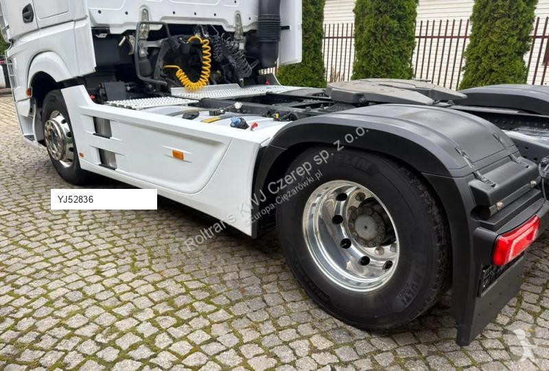 Mercedes 1848 tractor unit