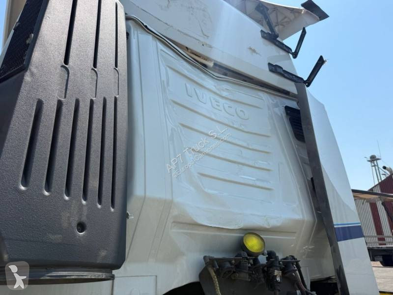 Iveco 490 tractor unit