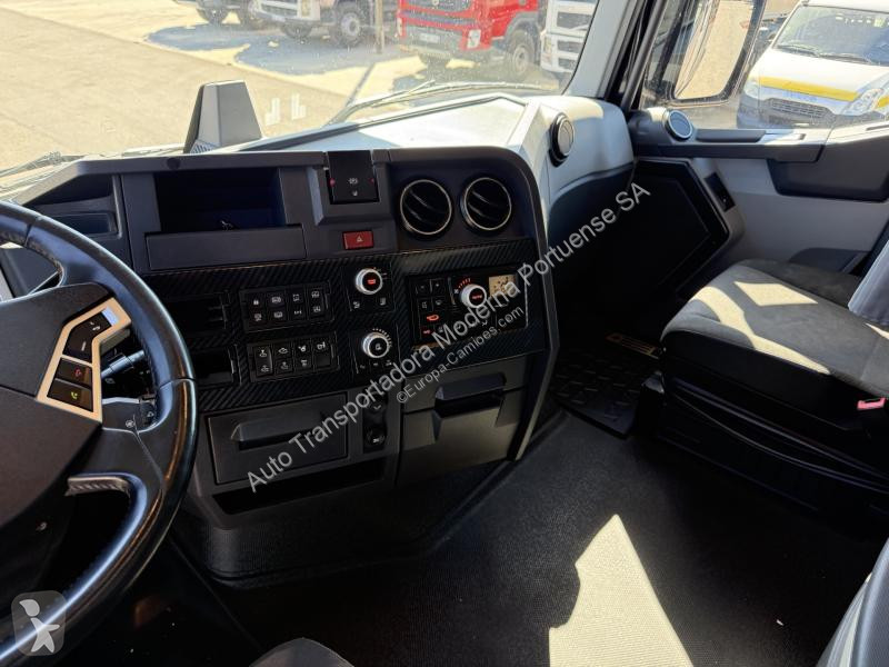 Renault 520 Gamme tractor unit