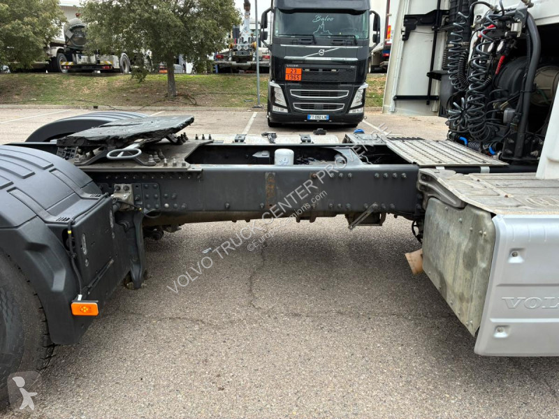 Tahač Volvo 460 Globetrotter FH