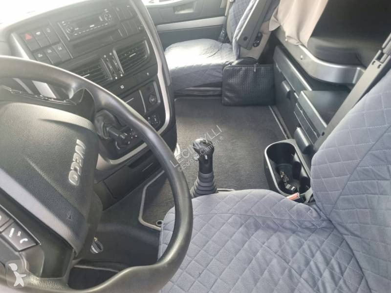 Iveco 460 tractor unit