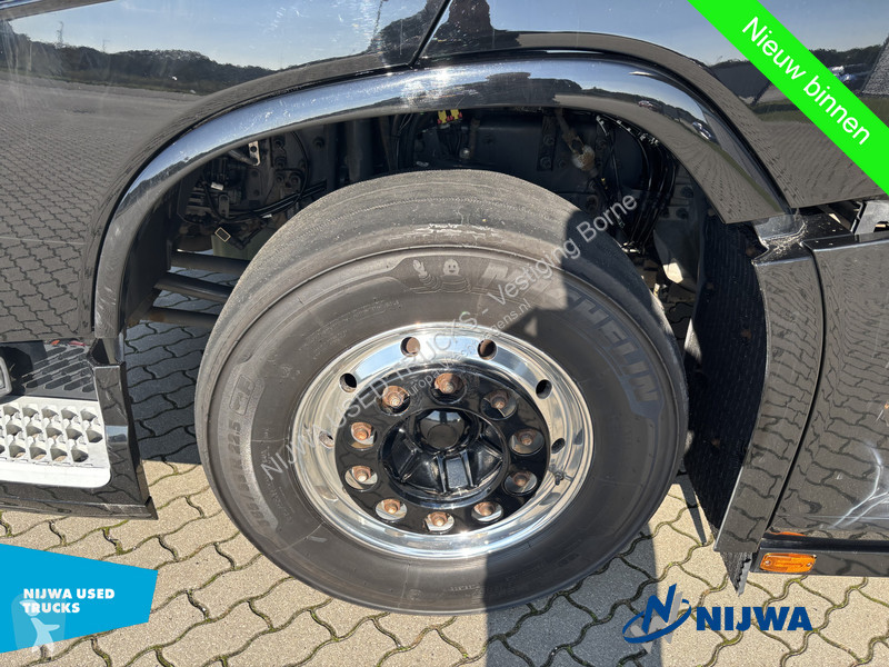 Volvo 460 4x2 Full air + Alcoa's tractor unit