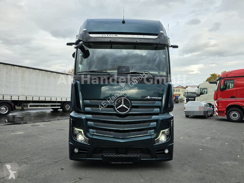 Mercedes 5 1843 GigaSpace LL...