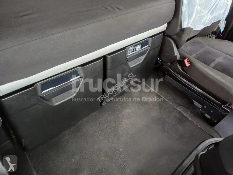 Iveco AS440S46T/P tractor unit
