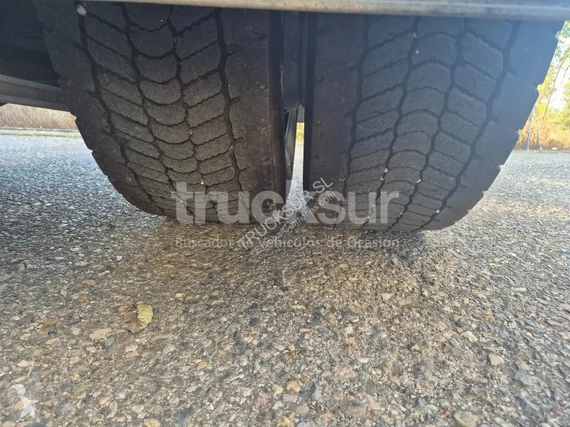 Iveco AS440S49T/P tractor unit