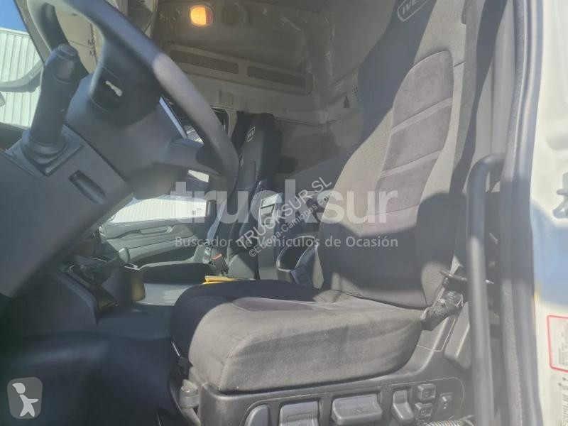Iveco AT440S46T/P tractor unit