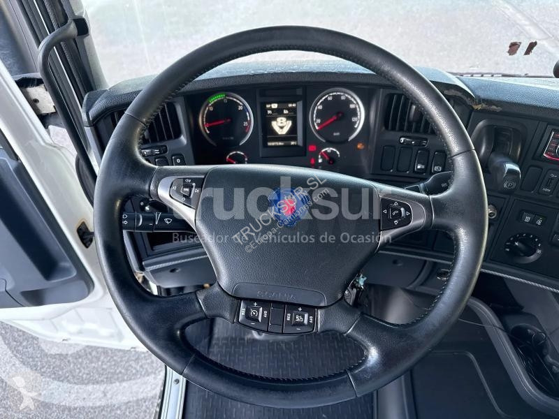 Scania R520 tractor unit
