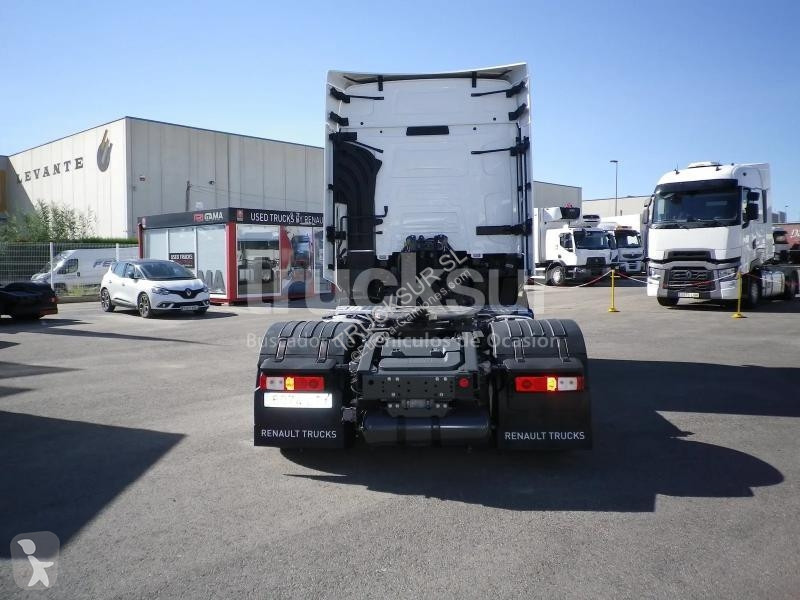 Renault T520 HIGH SLEEPER CAB tractor unit