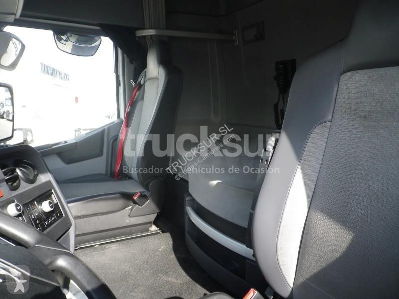 Renault T440 SLEEPER CAB ADR tractor unit