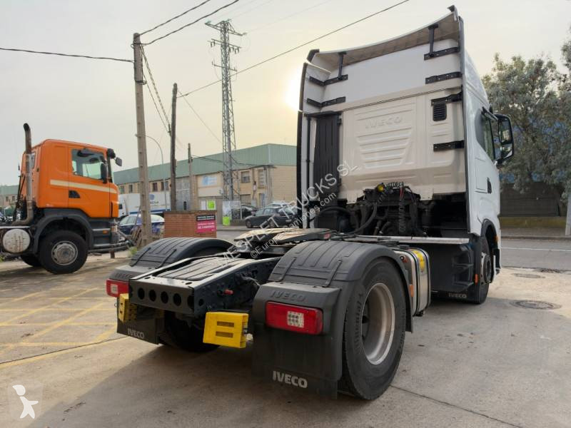 Iveco 490 tractor unit