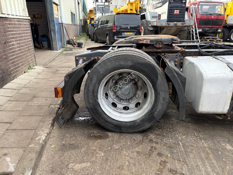 Renault 400 Tractor - Manual Gearbox - Sleeping...