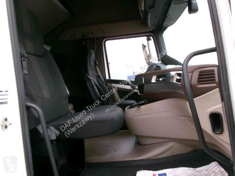 DAF + 530 FT LOW DECK 4X2 tractor unit