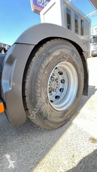 Renault 520 T4X2 E6 tractor unit