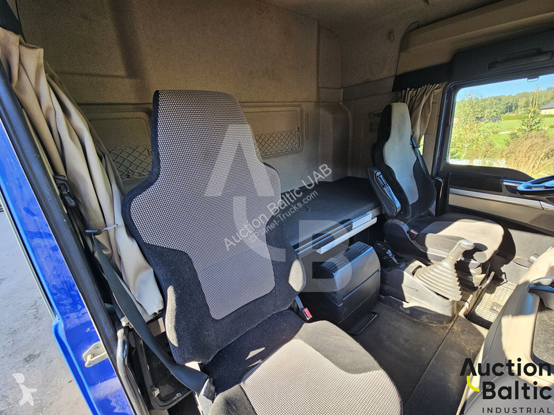 Traktor MAN 18.460