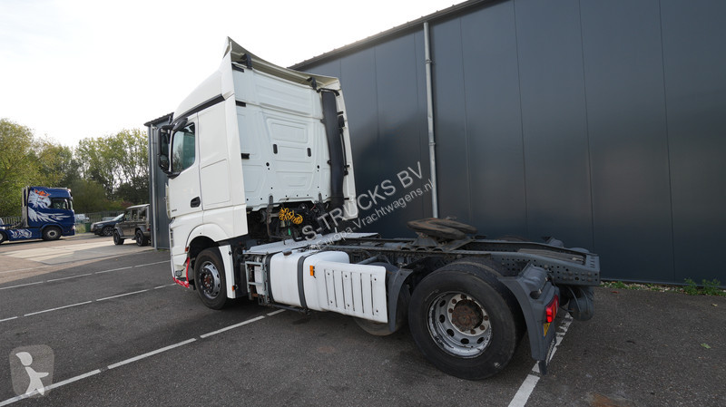 Tahač Mercedes ACTROS 2442 6x2 RHD 518.600km