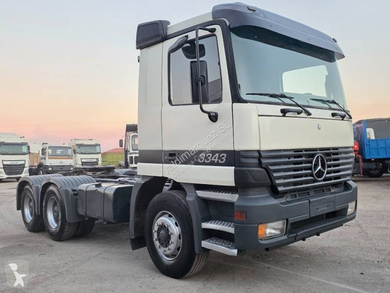 Cabeza tractora Mercedes 3343
