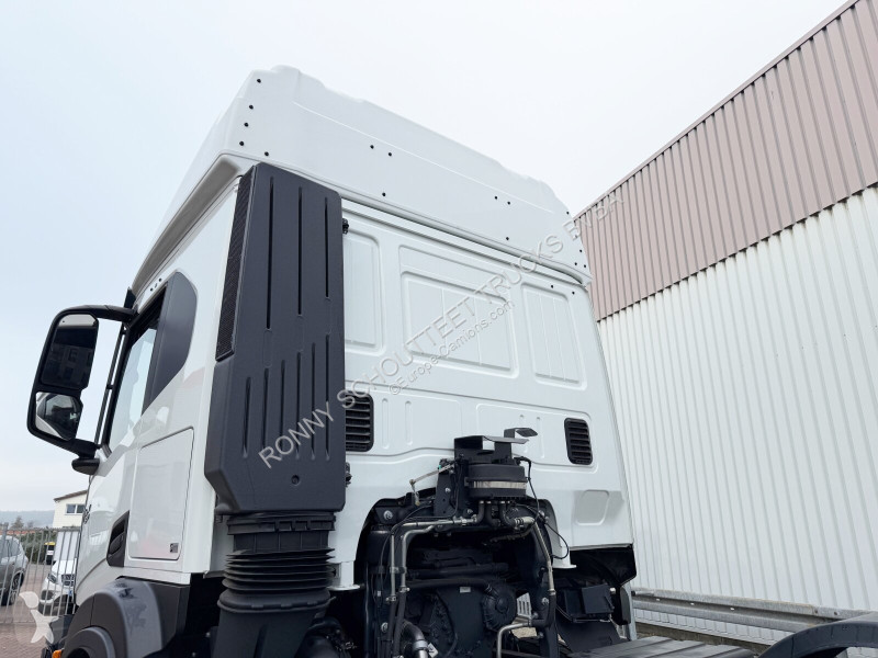 Traktor  T-Way AT410T51/58 8x4 T-Way...
