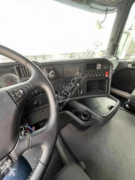 Traktor Scania 490