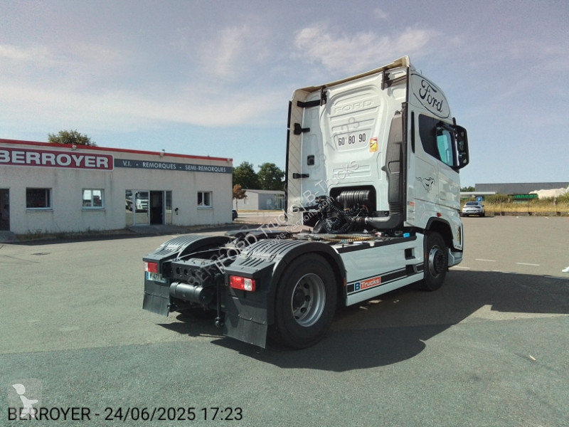 Tractor Ford 1100 Intard STD