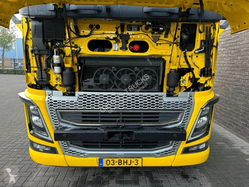 Traktor Volvo 16750 8X4 HEAVY DUTY...