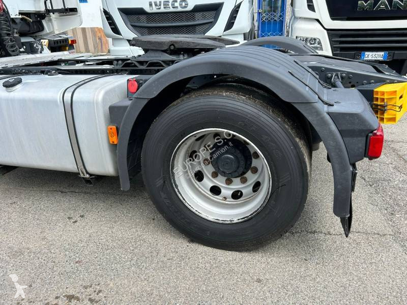 Cabeza tractora Iveco